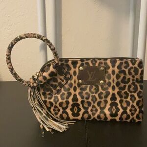 Boutique wristlet